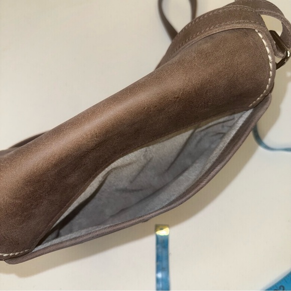 Roots Riverside Crossbody - Picture 10 of 11